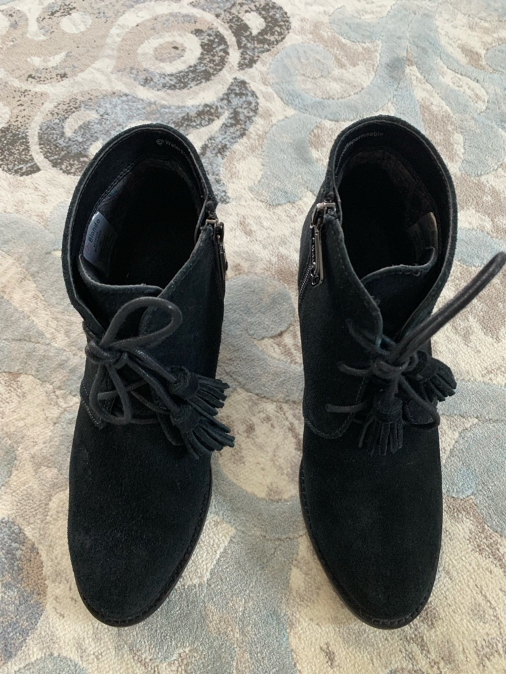 Blondo Black Waterproof Ankle Boots with Tassel Accent, size 7
